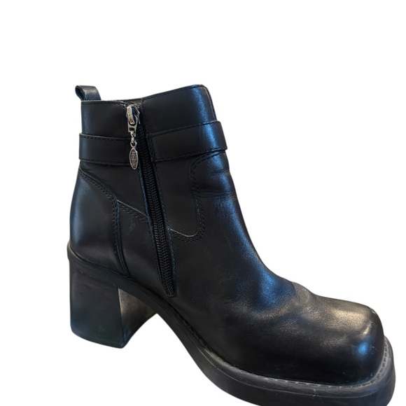 Harley Davidson Chunky Heel Black Leather Chelsea Boots - Picture 2 of 8